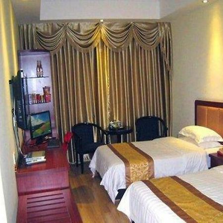 פוז'ו Hong Qi Grand Hotel מראה חיצוני תמונה